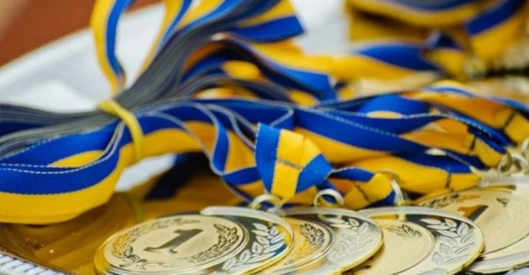Криворожские спортсмены завоевали шесть медалей на чемпионате области по лёгкой атлетике