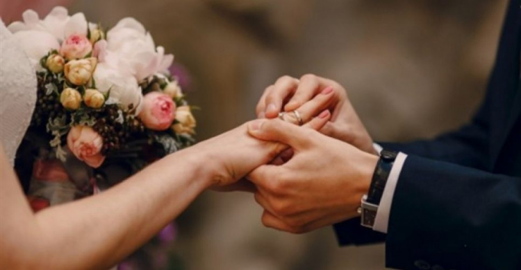 Більше 200 пар уклали шлюб за добу з початку 2021 року