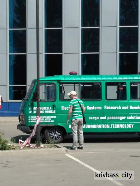 На ярмарке электроавтомобилей криворожские умельцы представили электробус (ФОТО) + (ВИДЕО)