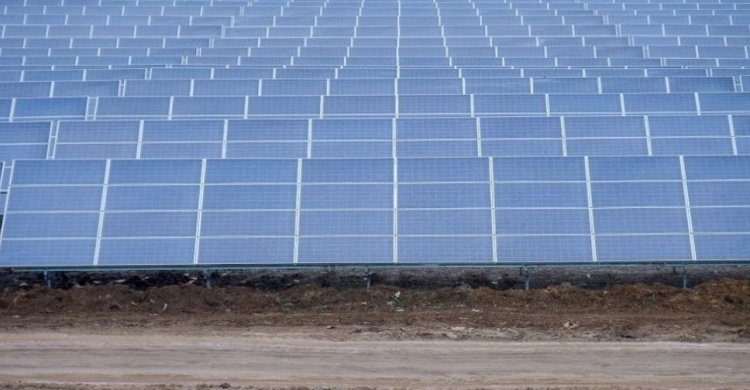 На Днепропетровщине начала работать крупнейшая солнечная электростанция: энергии хватит на два города (фото)
