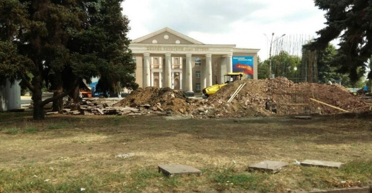 В Кривом Роге идут подготовительные работы для установки памятника Владимиру Великому (ФОТОФАКТ)