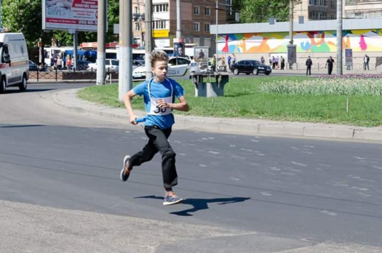 В Кривом Роге прошла первомайская спортивная эстафета (ФОТО)