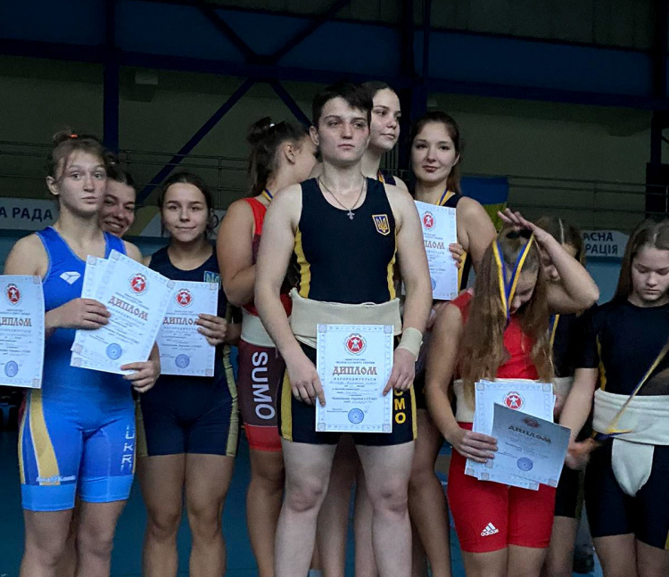 Криворізькі спортсмени вибороли 17 медалей на чемпіонаті України з сумо