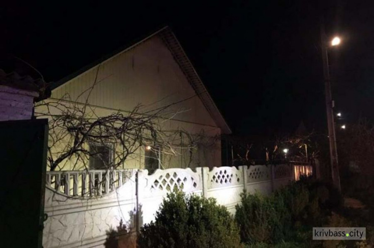 Ночной пожар в Кривом Роге едва не уничтожил частный дом