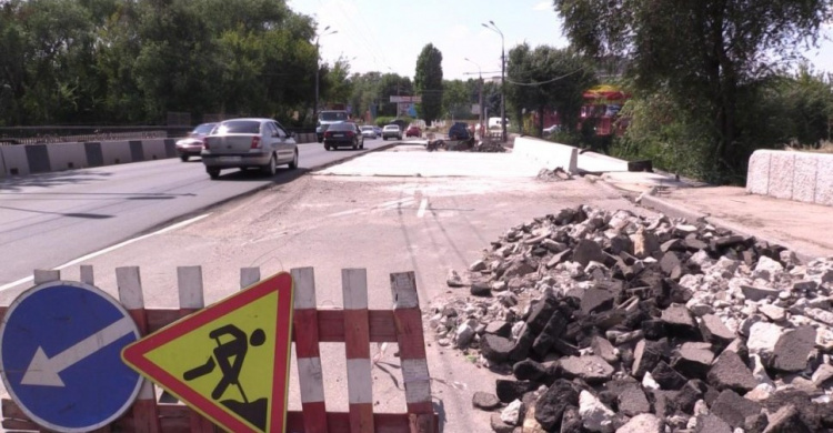 Реконструкцию путепровода по Днепровскому шоссе в Кривом Роге закончат до конца осени (ФОТО)