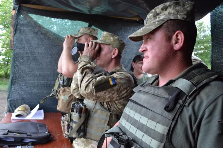 Танкисты криворожской танковой бригады проходят огневую подготовку в зоне проведения ООС (ФОТО)