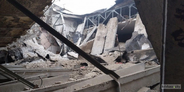 Обрушенное здание кинотеатра «Современник» в Кривом Роге активно разворовывают