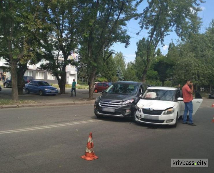 В Кривом Роге ударились две иномарки, пострадал водитель (ФОТО)