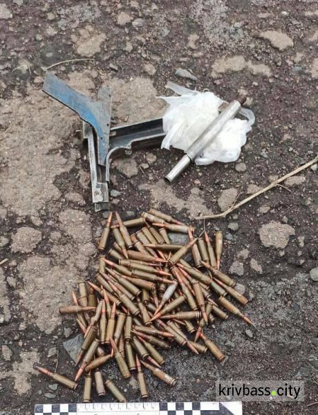 Саморобну зброю та боєприпаси копи вилучили у криворіжця в Інгулецькому районі