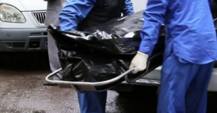 На Днепропетровщине в лесу нашли тело правоохранителя с пакетом на голове