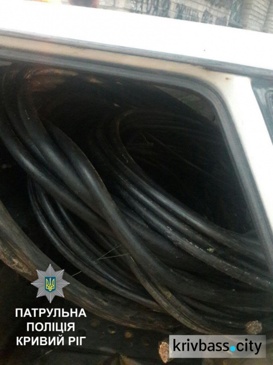 Патрульные Кривого Рога задержали сразу нескольких похитителей кабеля (ФОТО)