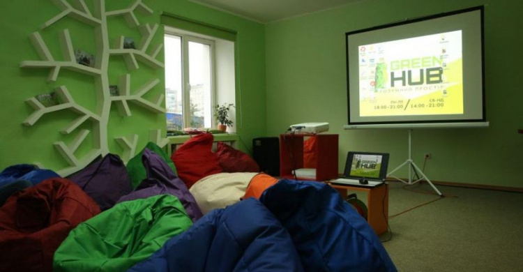 Под елочку: «Зеленый центр Метинвест» открыл хабы в Покровском и Металлургическом районах Кривого Рога