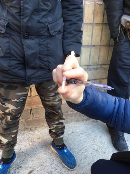 В Кривом Роге правоохранители задержали мужчину с тяжелыми наркотиками (фото)