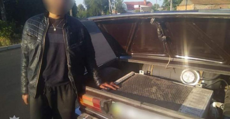 В Кривом Роге полицейские остановили нарушителя ПДД, а задержали вора (ФОТО)