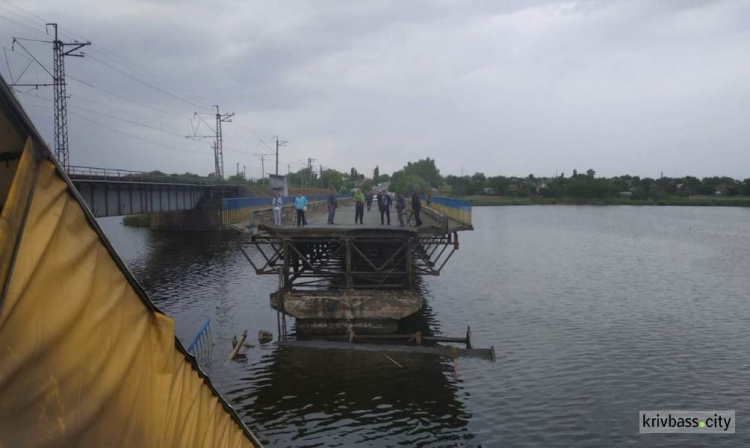Разрушенный мост на трассе «Кривой Рог – Никополь» будет ремонтировать область и Укравтодор