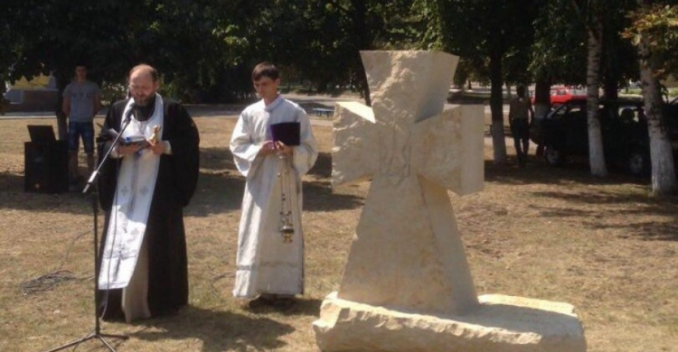 Возле Кривого Рога появился памятный крест погибшим защитникам Украины (ФОТО)