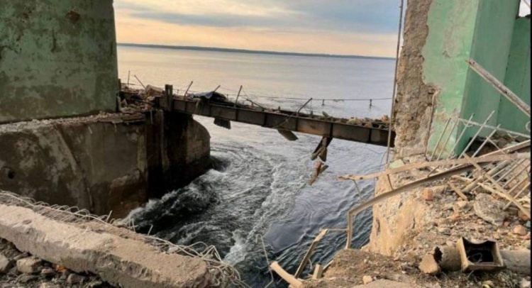Чи безпечна вода у річці Інгулець після ракетного удару: криворізькі екологи провели дослідження