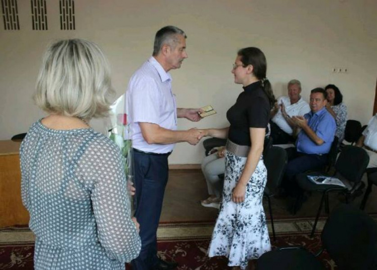 В Кривом Роге поздравили с присвоением почетного звания "Мать-героиня" (ФОТО)