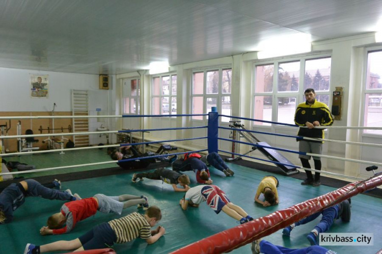 Юные боксеры из Кривого Рога готовятся к турниру на Кубок гендиректора ЦГОКа