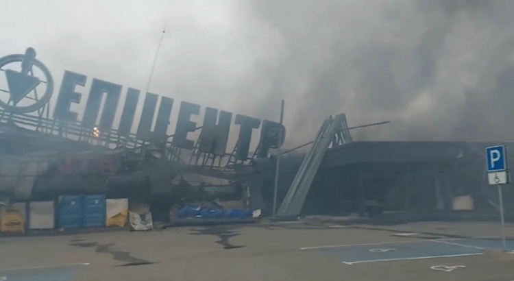 У Нікополі росіяни зруйнували будівельний супермаркет «Епіцентр» - коментар адміністрації магазину (фото)