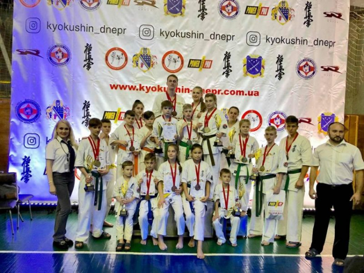 Криворожские спортсмены с соревнований на Кубок Украины привезли 7 золотых, 5 серебряных и 7 бронзовых медалей (фото)