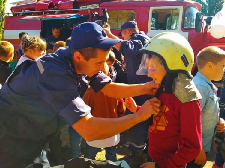 "Предупредить, спасти, помочь": ко Дню спасателя прошла акция в криворожском районе (ФОТО)