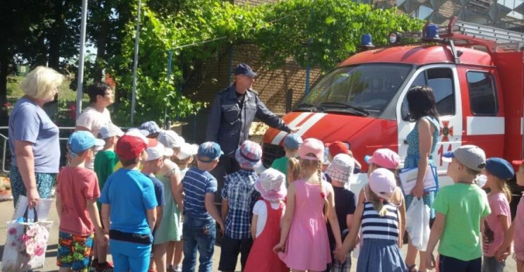 Криворожские спасатели провели экскурсию для детей города (ФОТО)