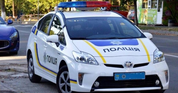 Полиция Кривого Рога выясняет обстоятельства наезда на служебный автомобиль (видео)