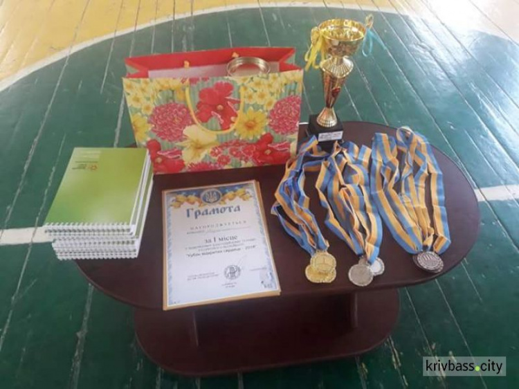 В Кривом Роге прошёл благотворительный турнир по волейболу (ФОТО)