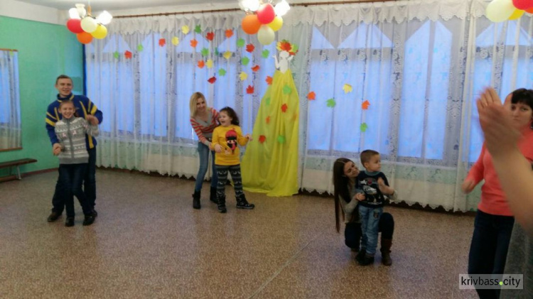 Весело, шумно и с подарками: в Кривом Роге провели мероприятие для детей с инвалидностью (фоторепортаж)