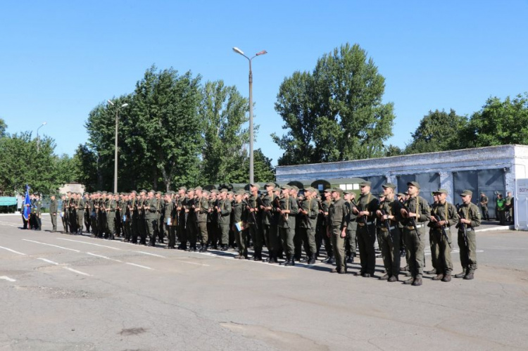 В Кривом Роге  более 120 нацгвардейцев присягнули на верность народу Украины (фото)
