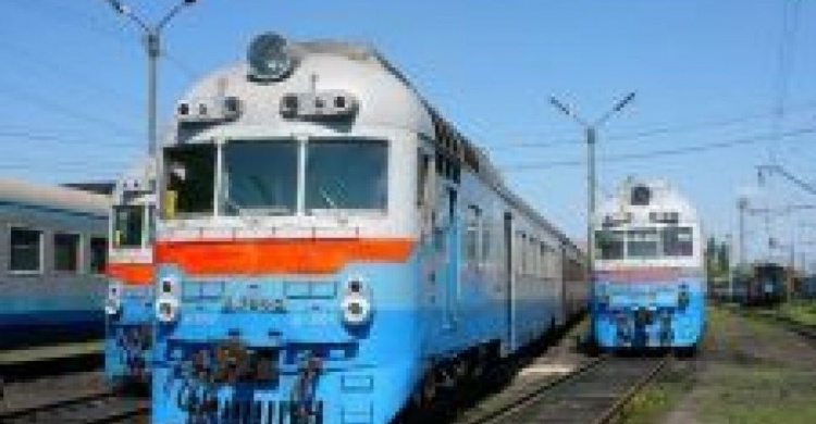 На железной дороге будет курсировать пригородный поезд по маршруту "Кривой Рог - Геническ"