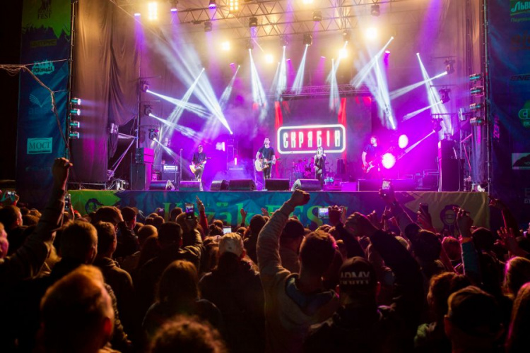 Тату-зона, фуд-корты, выступления артистов: как на Днепропетровщине прошел крупнейший этно-рок фестиваль (ФОТО)