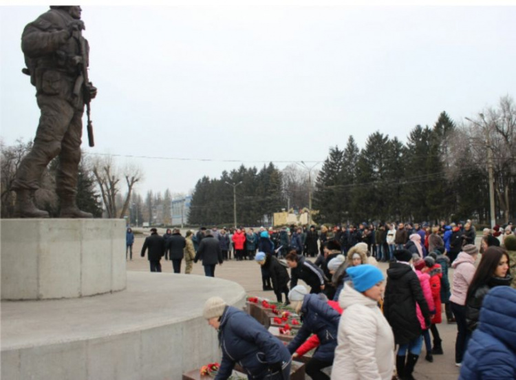 В Украине отмечают День Героев Небесной Сотни: в Кривом Роге прошли мероприятия (фото)