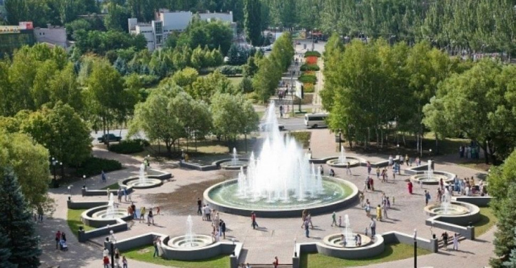 В Кривом Роге приступили к реконструкции фонтанной площади перед горсоветом