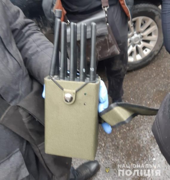 Приехали: полиция Днепропетровской области задержала группу угонщиков люксовых иномарок (фото)