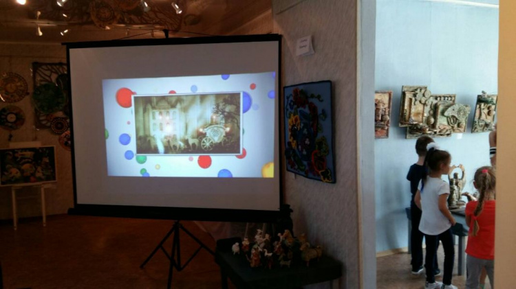 В Кривом Роге открылась выставка на присвоение звания "Народный художественый кружок" (ФОТОРЕПОРТАЖ)