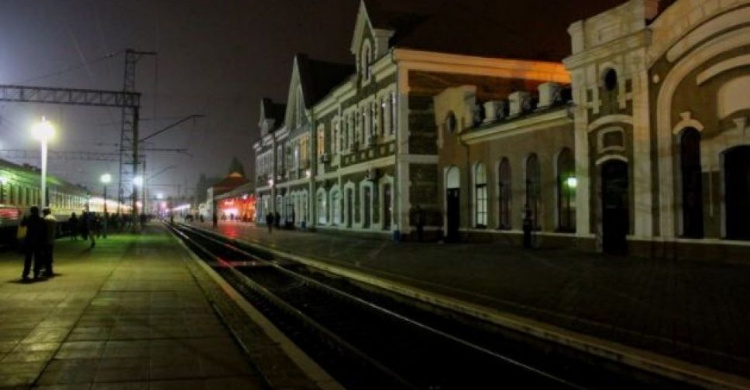 Возле железнодорожного вокзала «Кривой Рог-главный» поезд перерезал мужчину пополам