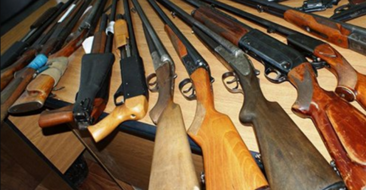 Криворожане активно сдают пистолеты, ружья и боеприпасы в рамках специальной акции разоружения