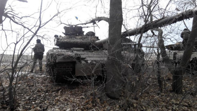 Бойцы 17-й танковой бригады Кривого Рога почтили память экипажа танка, погибшего под Троицким
