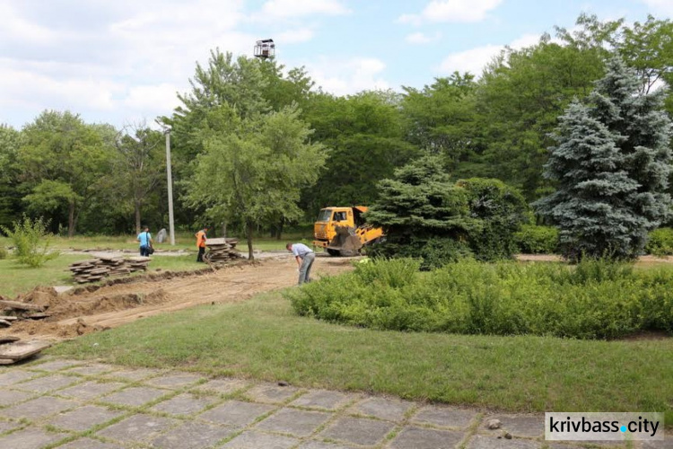 В Кривом Роге капитально отремонтируют центральный парк жилмаcсива Ингулец (ФОТО)
