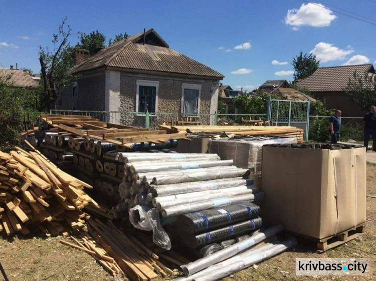 Метинвест выдал 80% стройматериалов, необходимых для восстановления поврежденных ураганом домов (ФОТО)