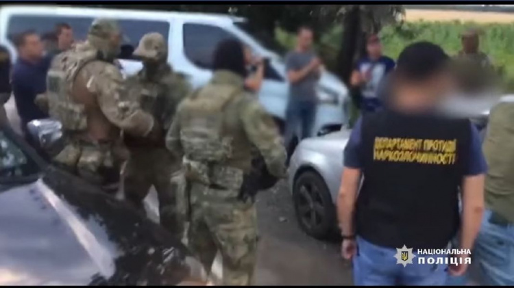 На Днепропетровщине задержали преступную группировку, которые сбывали наркотики оптовыми партиями (фото)