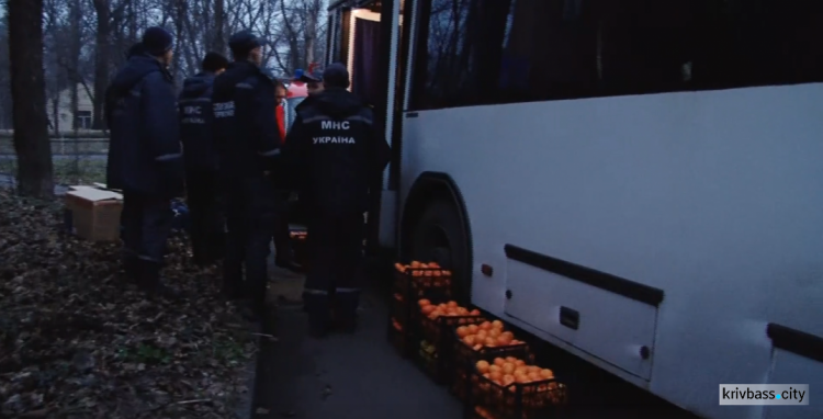 "Кривбасс-Донбассу": волонтеры из Кривого Рога посетили "серую" зону с благотворительной миссией (ФОТО+ВИДЕО)