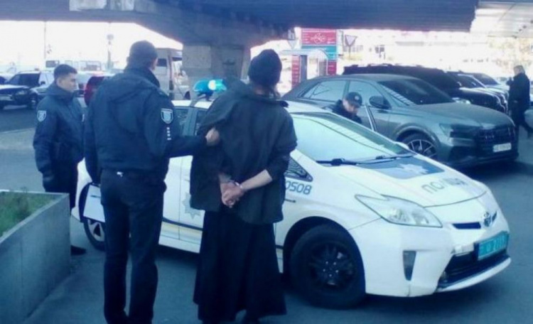 На Днепропетровщине задержали священника с георгиевской лентой (фото)