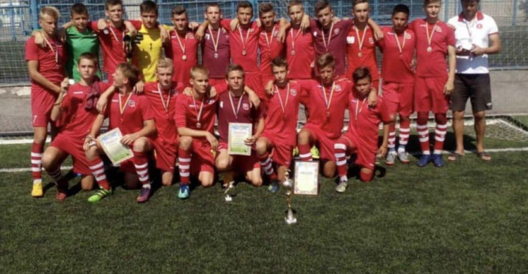 Команда из Кривого Рога выиграла молодёжный турнир по футболу (ФОТО)