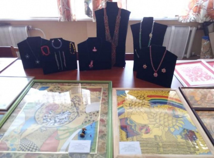 В Кривом Роге проходят районные выставки "Объединенные любовью к Украине" (ФОТО)