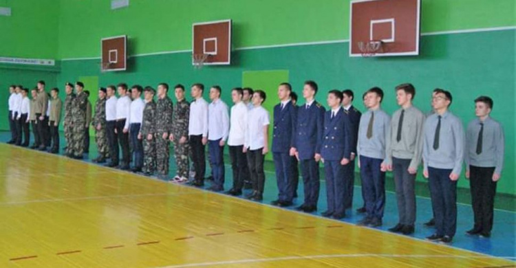 К 27-й годовщине ВС Украины среди старшеклассников одного из районов Кривого Рога прошли соревнования (фото)
