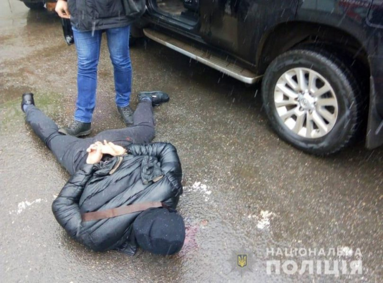 Приехали: полиция Днепропетровской области задержала группу угонщиков люксовых иномарок (фото)