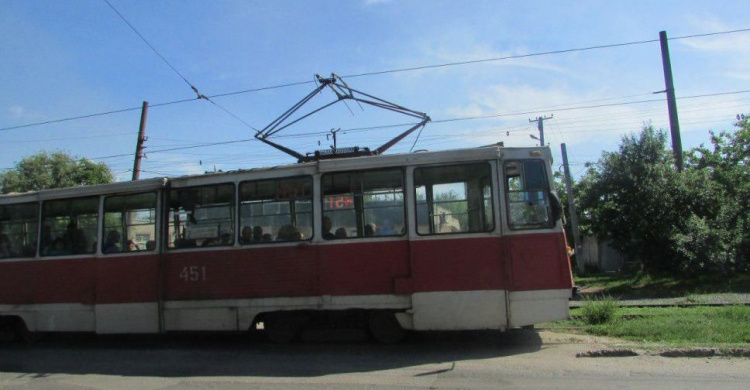 В Кривом Роге "почти новые" трамваи с эксплуатацией 3 срока не выдерживают город длиною в жизнь